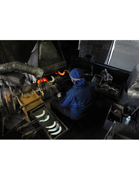 Faucille  japonaise  Takemoto « Kikumatsu »  -  Manche  noir - Lame dentelée de 180 mm