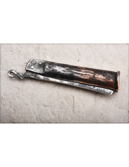 Couteau pliant à douille forgée, par Martin Mougeot-Bohers