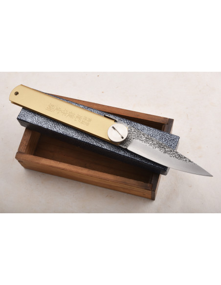 Higonokami Nagao "Outdoor" - Manche laiton brossé - lame tsuchime sanmai VG10 90 mm